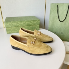 Gucci Flat Shoes